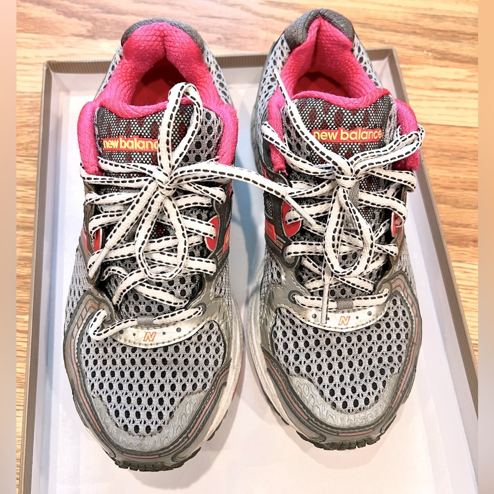 New Balance 860 V3 Running shoes sneakers Silver Pink womens Size 6